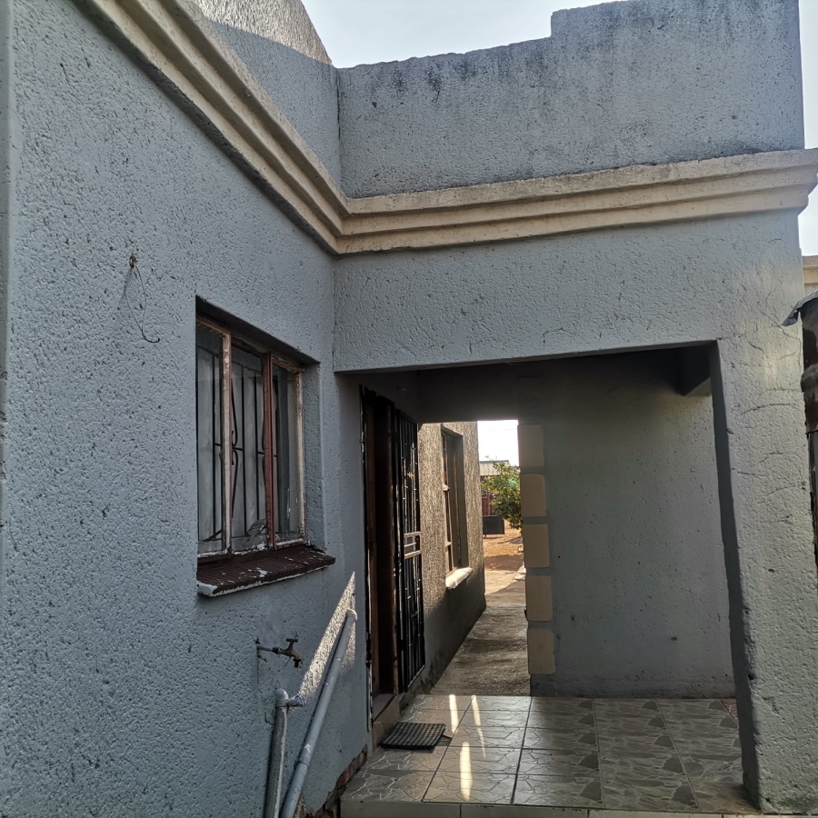 2 Bedroom Property for Sale in Lethlabile North West